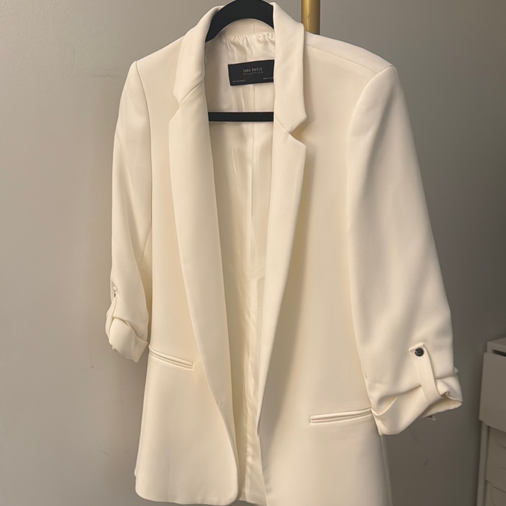 Zara White Blazer with Notched Lapels and Relaxed Fit size S